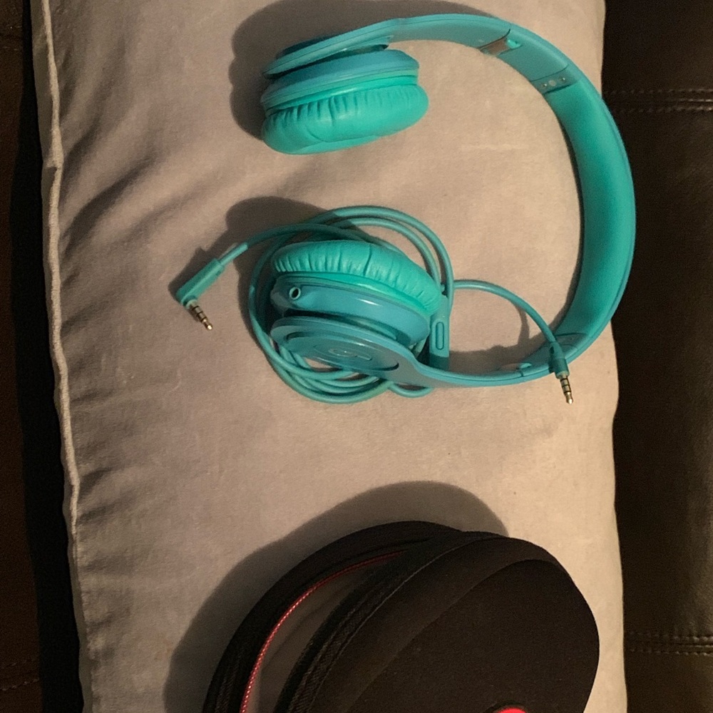 Teal Beats by Dr Dre